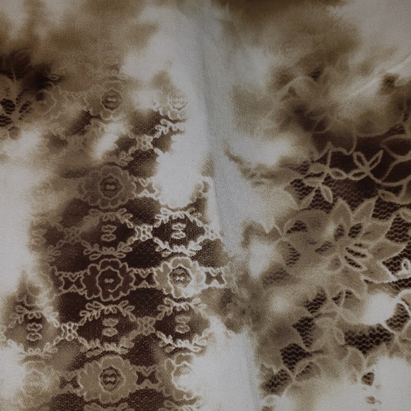 💚2/$10💚Unique, smoky flower patterned skirt - Picture 3 of 5